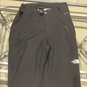 The north face girls large snow pants size 14/16